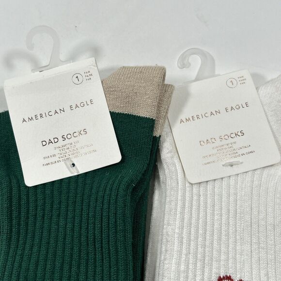 NEW American Eagle 2 Pairs Dad Socks-One Size- Green Tree+Santa Christmas Winter - Picture 4 of 10